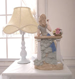 Statue Femme<br>En Porcelaine